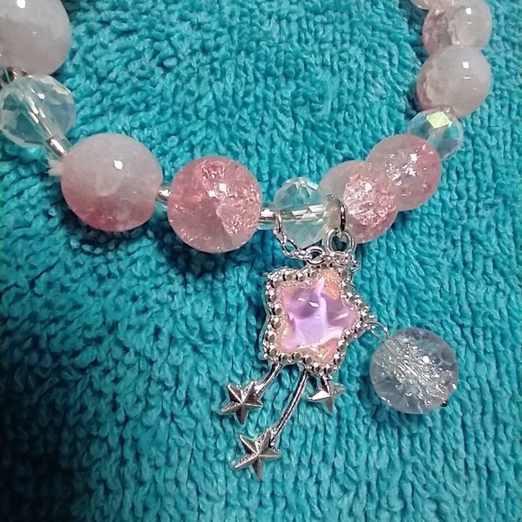 Silvertone white pink beaded star stretch bracelet - Picture 3 of 3